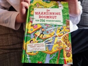 Omslag van De waanzinnige boomhut van 156 verdiepingen
